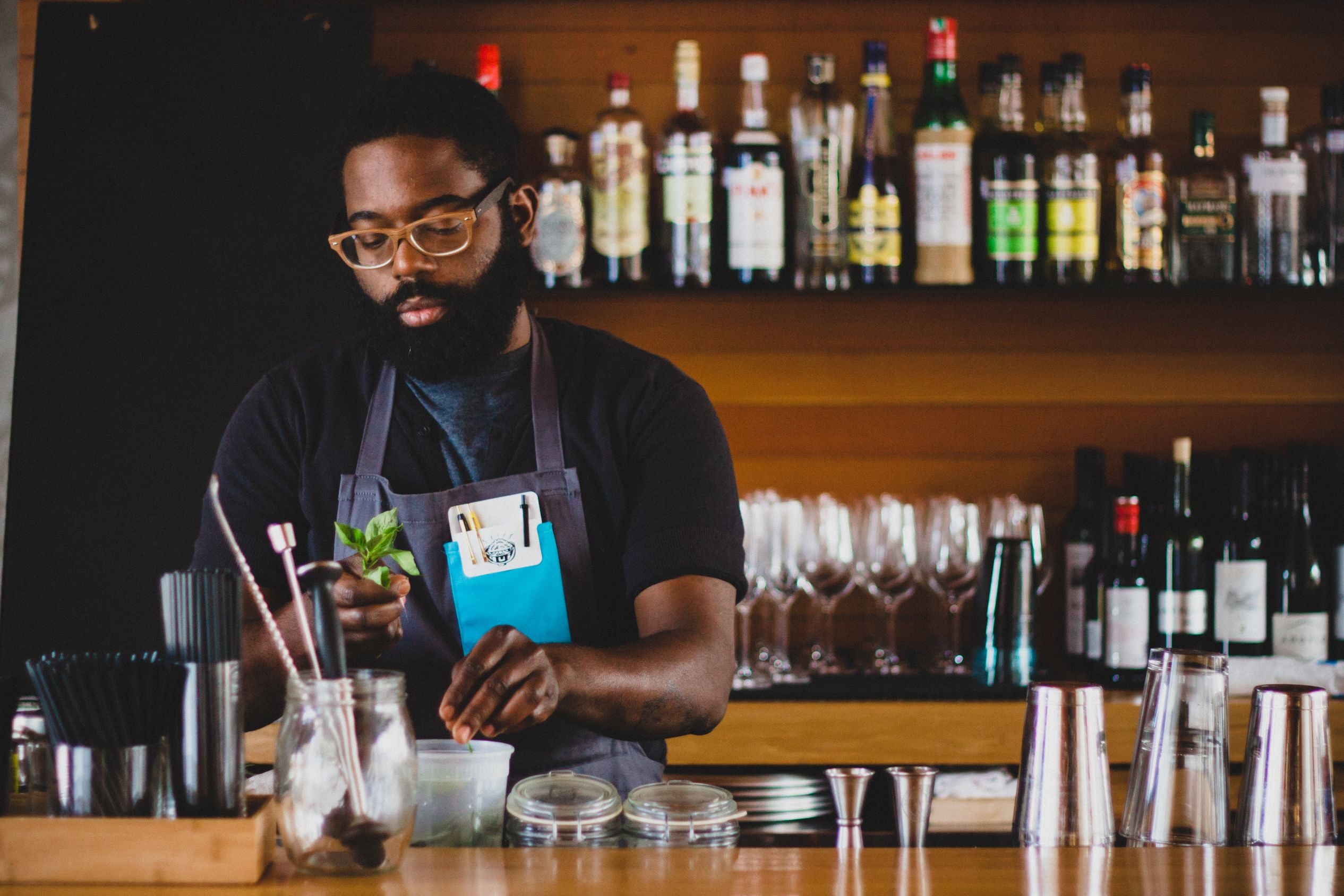 Bartender wearing Savilino apron