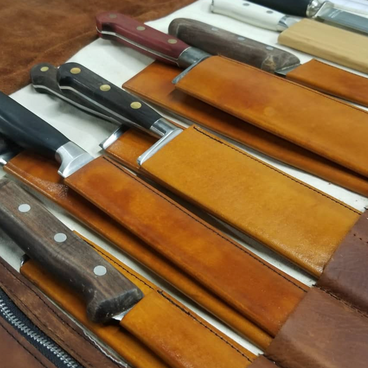 Knives in Savilino leather knife sheaths
